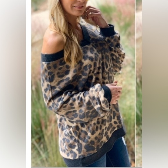 Women’s Cheetah slouchy tunic charcoal color outline super soft sweater Small - Picture 1 of 6